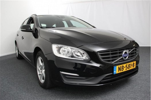 Volvo V60 - 2.0 D3 Momentum Business (NAV/PDC/LMV/Bluetooth) - 1