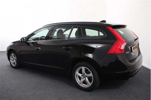 Volvo V60 - 2.0 D3 Momentum Business (NAV/PDC/LMV/Bluetooth) - 1