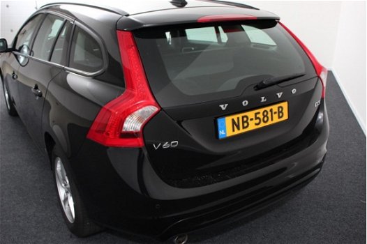 Volvo V60 - 2.0 D3 Momentum Business (NAV/PDC/LMV/Bluetooth) - 1