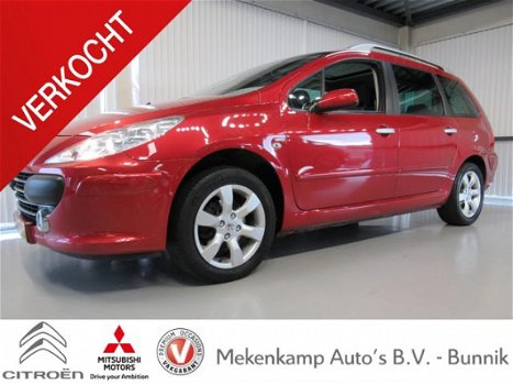 Peugeot 307 SW - 2.0-16V Premium 7pers. Panoramadak/Trekhaak/PDC/Climate/Cruise/Regen & Lichtsensor/ - 1