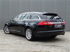 Jaguar XF Sportbrake - 2.2D Business Edition * LEER * NAVIGATIE * GOED ONDERH