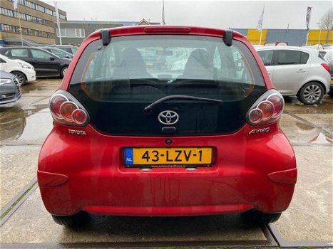 Toyota Aygo - 1.0-12V Aspiration Red Bj.2010 / 5Drs / airco / Lm-velgen - 1