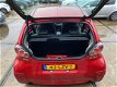 Toyota Aygo - 1.0-12V Aspiration Red Bj.2010 / 5Drs / airco / Lm-velgen - 1 - Thumbnail