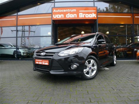 Ford Focus Wagon - 1.6 EcoBoost Titanium 150Pk Airco Pdc V+A Stoelverwarming Chroom Pakket Dakrails - 1