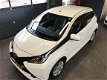 Toyota Aygo - 1.0 VVT-i x-sport* 5drs*AIRCO*NAVIGATIE*ACHTER CAMERA - 1 - Thumbnail