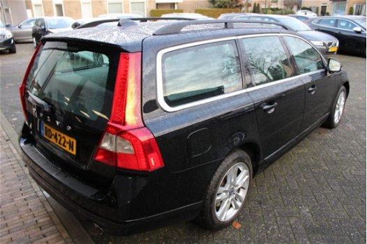 Volvo V70 - 2.4 D5 215 PK SUMMUM AUTOMAAT XENON NAVI LEDER - 1