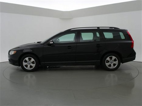 Volvo V70 - 2.0D LIMITED EDITION + STOELVERWARMING / NAVIGATIE / LEDER - 1