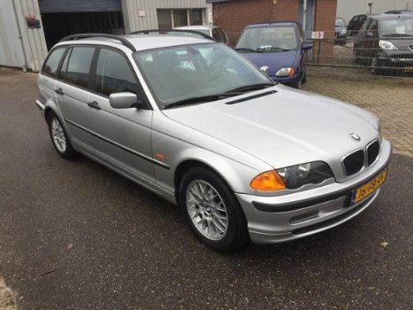 BMW 3-serie Touring - 318i Executive - 1