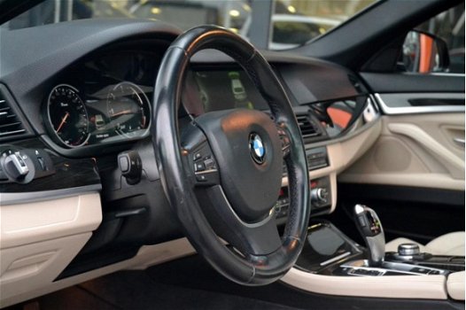 BMW 5-serie Touring - 520d High Executive M-sportpakket Panoramadak Sportleder Virtual Cockpit - 1