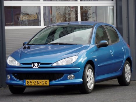 Peugeot 206 - 1.4 Forever Airco 5 Deuren Radio/cd - 1