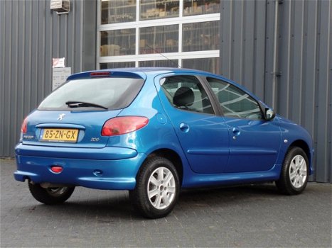 Peugeot 206 - 1.4 Forever Airco 5 Deuren Radio/cd - 1