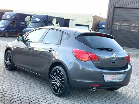 Opel Astra - 1.4 Turbo Design Edition 5-DRS l CRUISE l PDC - 1
