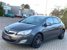 Opel Astra - 1.4 Turbo Design Edition 5-DRS l CRUISE l PDC