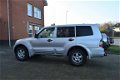 Mitsubishi Pajero - 3.2 Di-D GLX LB Side Window Automaat 4 WD - 1 - Thumbnail