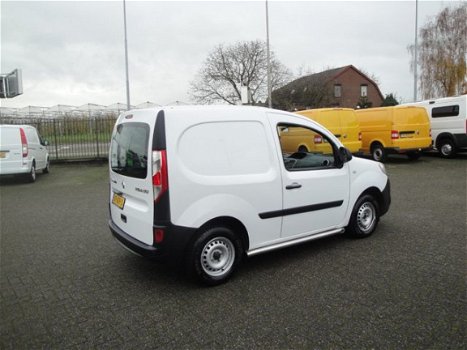 Renault Kangoo - 1.5 DCI 55KW 75PK NAVIGATIE/ PARKEERSESNOREN/ ELEC RAMEN/ 100% D - 1