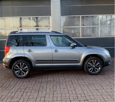 Skoda Yeti - 1.2 TSI Comfort Arctic (105pk) Trekhaak / Cruise Hoge zit Dealer onderhouden - 1