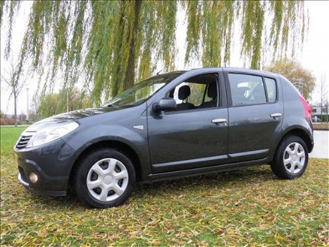 Dacia Sandero - 1.4 Lauréate 5-DEURS AIRCO *NL-AUTO - 1