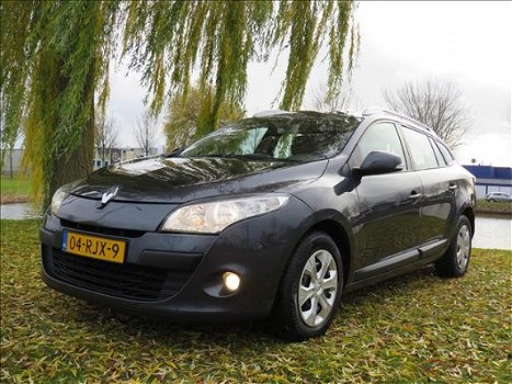 Renault Mégane Estate - 1.5 dCi DEALER ONDERHOUDEN NL-AUTO *NETTE AUTO - 1