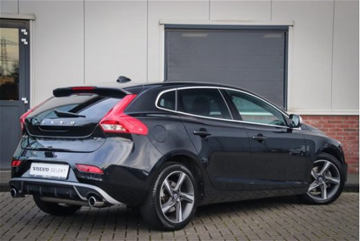 Volvo V40 - T2 R-Design, Business Pack Connect - 1