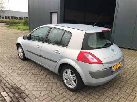 Renault Mégane - 1.6-16V Privilège Luxe 1jaar apk/airco/ nap/ elek ramen/ meeneemprijs - 1