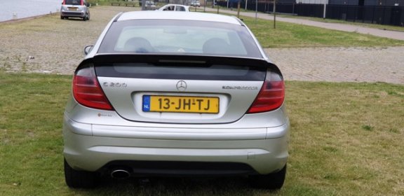 Mercedes-Benz C-klasse Sportcoupé - 200 K. Super mooi auto dealer onderhouden airco zonder roest nw - 1