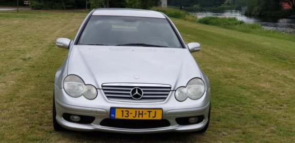 Mercedes-Benz C-klasse Sportcoupé - 200 K. Super mooi auto dealer onderhouden airco zonder roest nw - 1