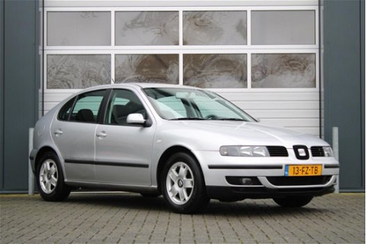 Seat Leon - 1.6 Sport Airco/Stuurbekrachtiging/Elek.Ramen/C.V./LM.Velgen/Radio.CD/APK:20-11-2020 - 1