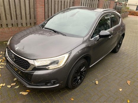 DS 4 Crossback - 1.2 PureTech Chic met lichte rijdbare schade - 1