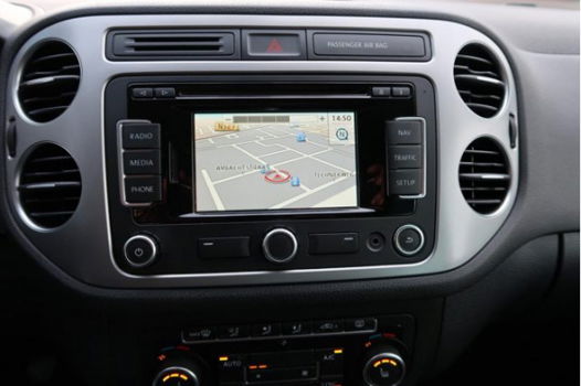 Volkswagen Tiguan - 2.0 TDI 140 pk Cup Sport Trekhaak Navigatie Parkeerassistent Sportvelgen 17 inch - 1