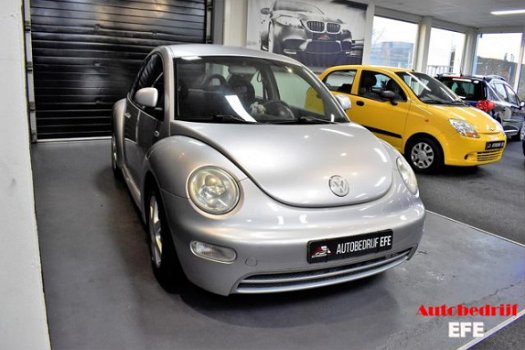 Volkswagen New Beetle - 2.0 Highline - 1