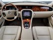 Jaguar XJ - 3.0 V6 NAVI | XENON | PDC VOOR EN ACHTER | NL AUTO - 1 - Thumbnail