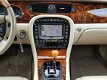 Jaguar XJ - 3.0 V6 NAVI | XENON | PDC VOOR EN ACHTER | NL AUTO - 1 - Thumbnail