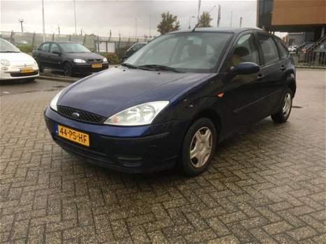 Ford Focus - 1.4-16V Ambiente Blauwmet. 10-2004 Airco 5-deurs - 1