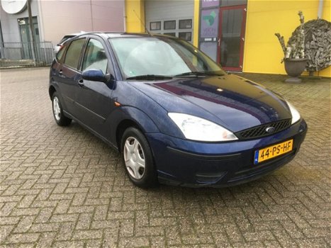 Ford Focus - 1.4-16V Ambiente Blauwmet. 10-2004 Airco 5-deurs - 1