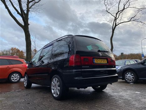 Volkswagen Sharan - 2.0 Sportline 2e Eigenaar/Nieuwe Apk/Airco/Elec Ramen/7 Pers - 1