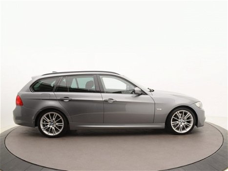 BMW 3-serie Touring - LCI 325i 3.0 M-Sport M-pakket | 6-bak | Navi | PDC | iDrive | Topstaat - 1