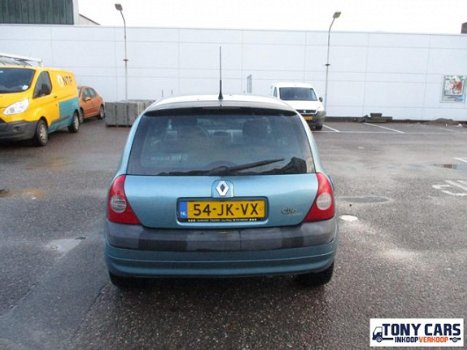 Renault Clio - CLIO; 1.2 16V S2005 - 1