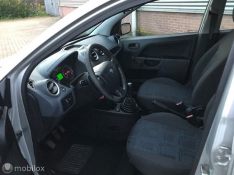 Ford Fiesta - 1.3-8V Ambiente NIEUWSTAAT AIRCO EERSTE EIGENAAR - 1