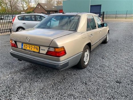 Mercedes-Benz 200-serie - 260 E (W124) APK 22-06-2021ZEER MOOI - 1