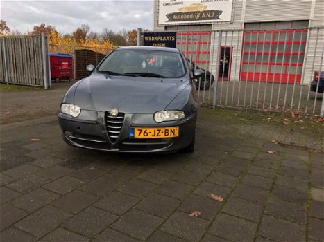 Alfa Romeo 147 - 1.6 TS Distinctive - 1