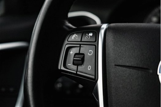 Volvo V60 - 2.0 D3 Momentum | Klimaat + Cruise control (Adaptief) | BLIS | Lane Depature Warning | N - 1