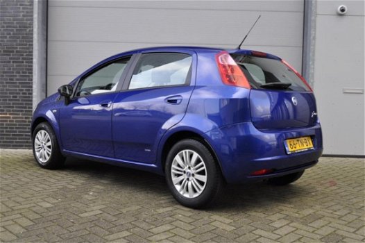 Fiat Grande Punto - 1.4-16V Emotion *Airco*Cruise*Regensensor*NL - 1