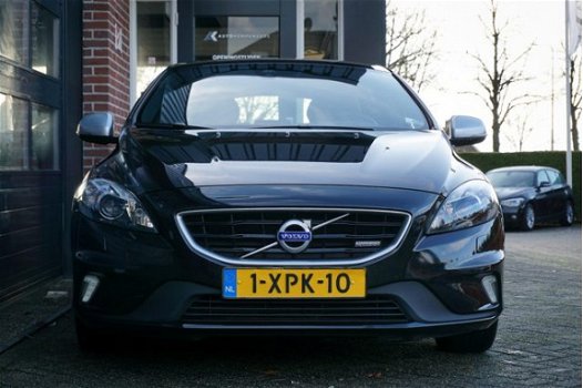 Volvo V40 - 2.0 D4 R-Design | harman/kardon | Cognac Leder | Trekhaak | 190 PK | - 1