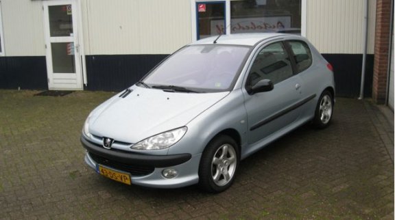 Peugeot 206 - 2.0 GTI - 1