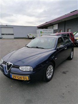 Alfa Romeo 156 Sportwagon - 2.0-16V T.Spark - 1