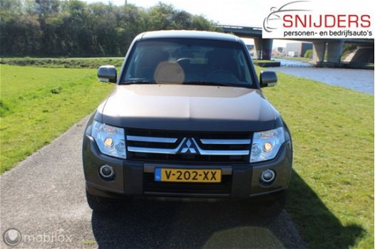 Mitsubishi Pajero - VAN, GRIJS KENTEKEN TREKH 3500 KG - 1