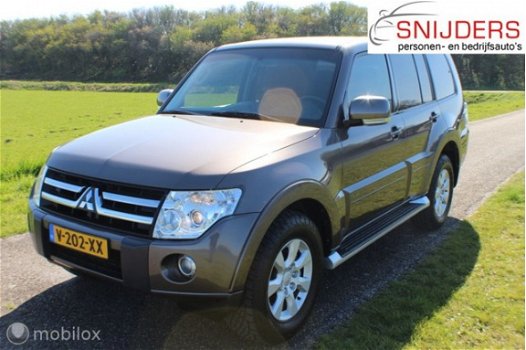 Mitsubishi Pajero - VAN, GRIJS KENTEKEN TREKH 3500 KG - 1