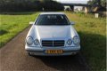 Mercedes-Benz E-klasse - 240 Elegance Automaat, Nette auto - 1 - Thumbnail