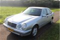 Mercedes-Benz E-klasse - 240 Elegance Automaat, Nette auto - 1 - Thumbnail