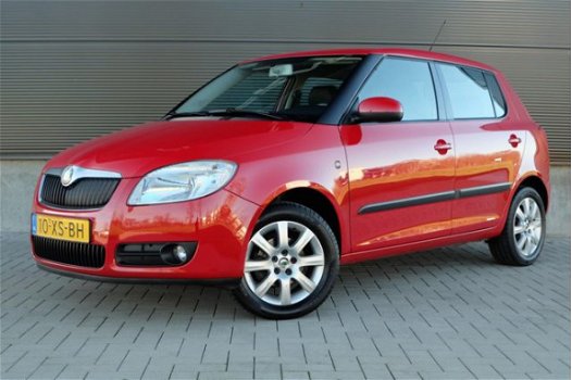 Skoda Fabia - 1.4 16V Clima Cruise Trekhaak NL-auto - 1